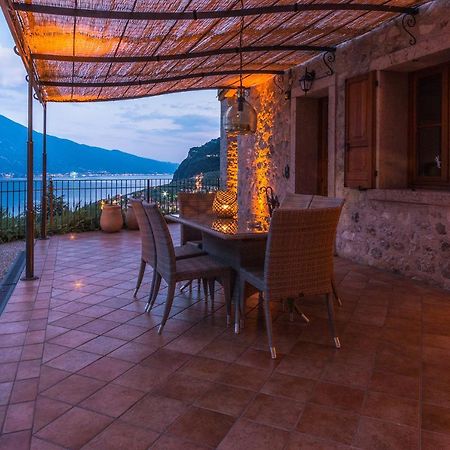 Villa Limone ลีโมเนซุลการ์ดา ภายนอก รูปภาพ